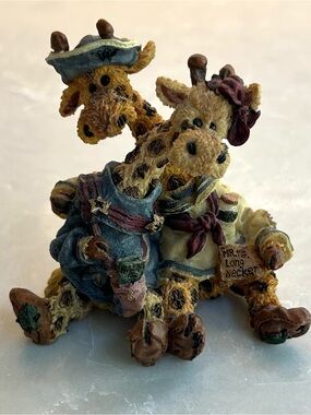 Boyd’s Bears resin figurine “Stretch and Skye Longnecker... The Lookouts